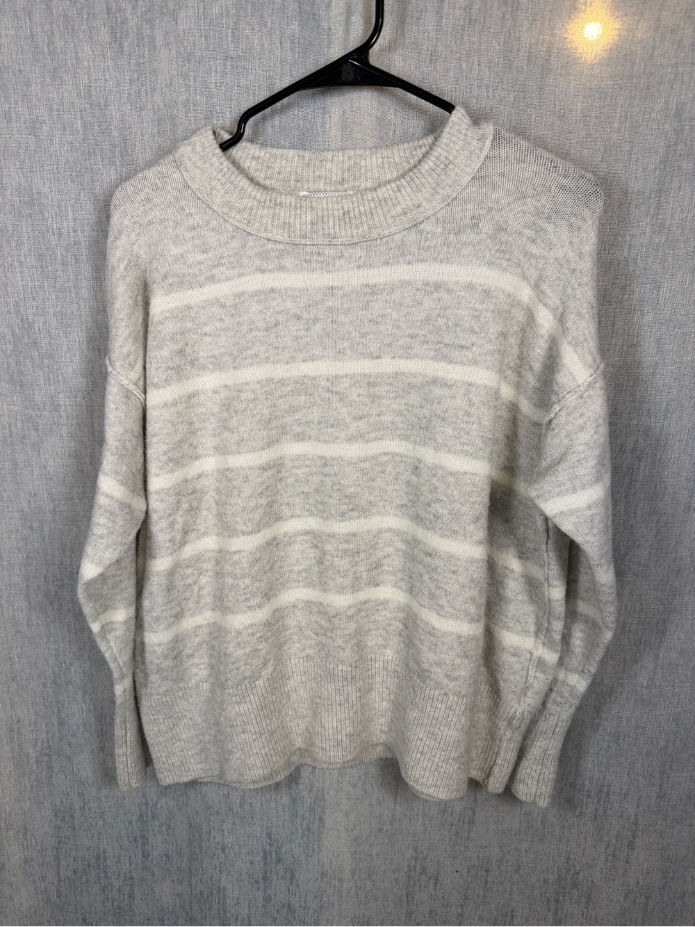 Soho & Stella New York XS Gray Ivory Striped Wool Blend Sweater Cozy Crewneck